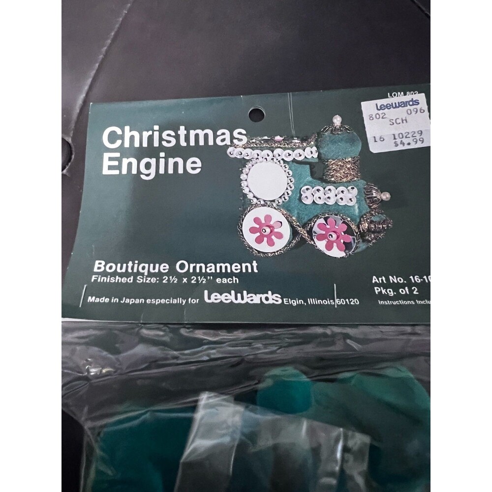 Vintage LeeWard's Holiday Express Boutique Ornament kit-16-47072(1970's)